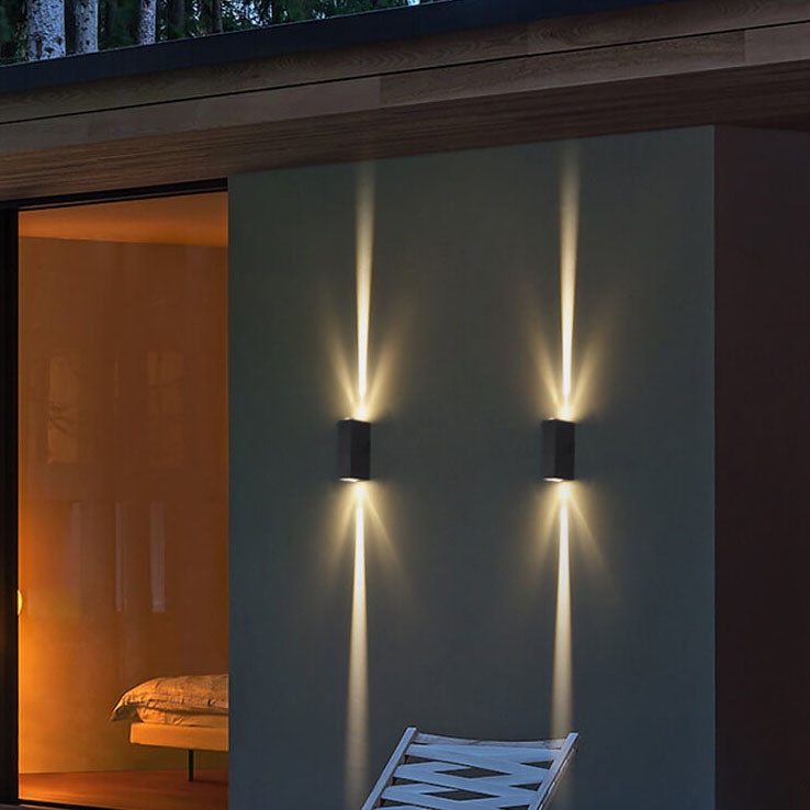 Applique murale extérieure scandinave à éclairage vers le haut et vers le bas