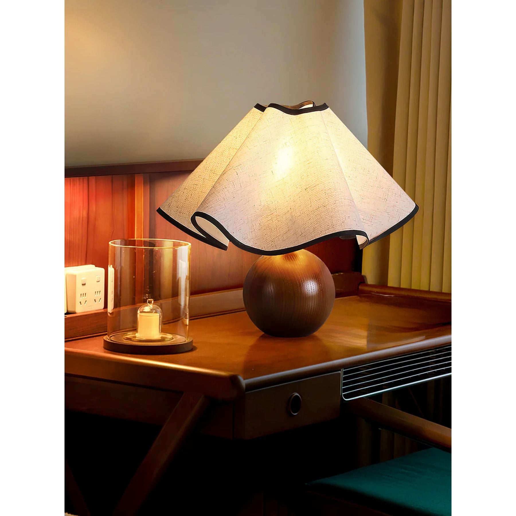 Elegant Wave Shade Table Lamp