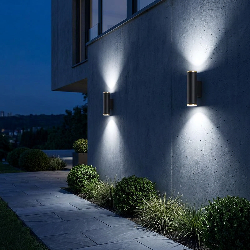 Moderne LED-buitenwandlamp voor terras met lichtbundel omhoog en omlaag
