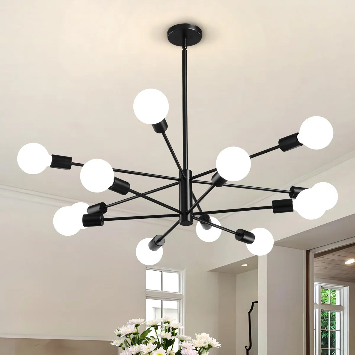Lustre Sputnik à 12 lumières avec globes en verre dépoli et bras métalliques