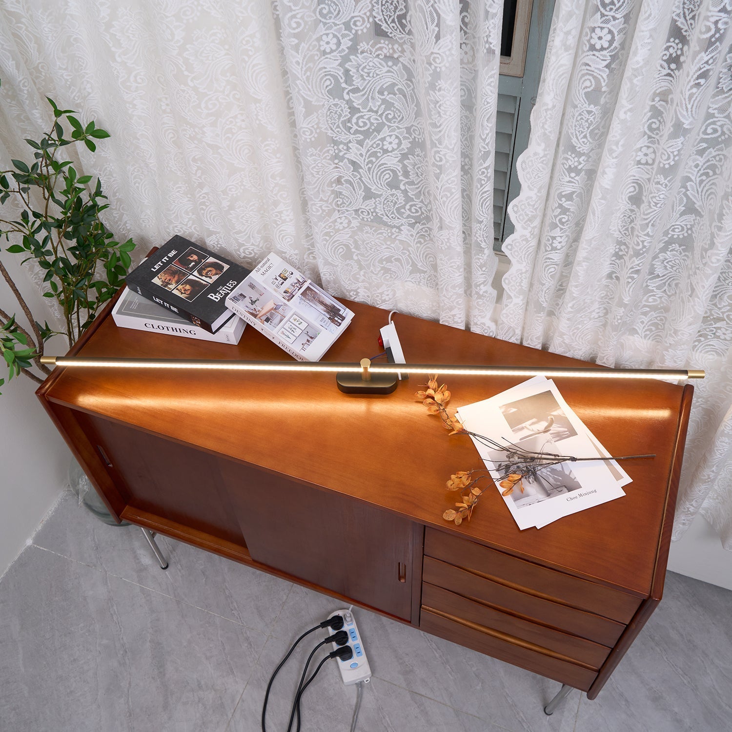 Modern Linear Wall Lamp Slim Minimalist Design