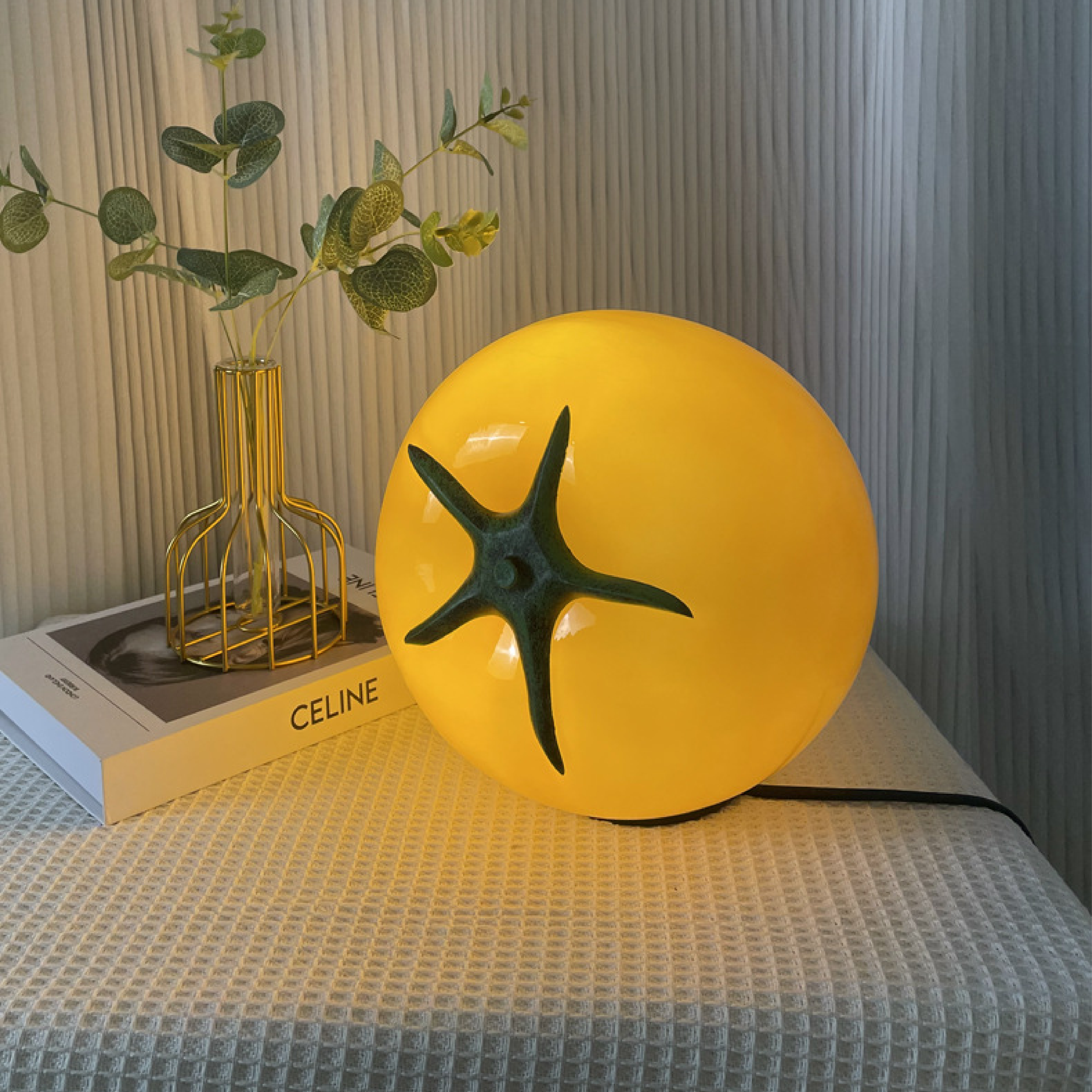 Tomato-Shaped Table Lamp
