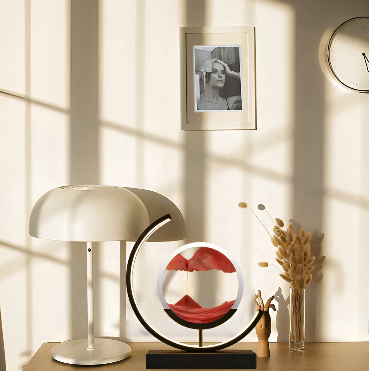 LED sand art table lamp with circular frame