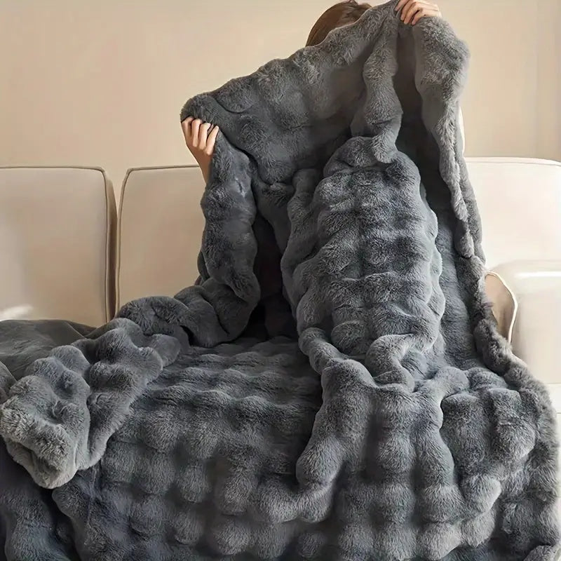 Long pile blanket with wavy textured surface