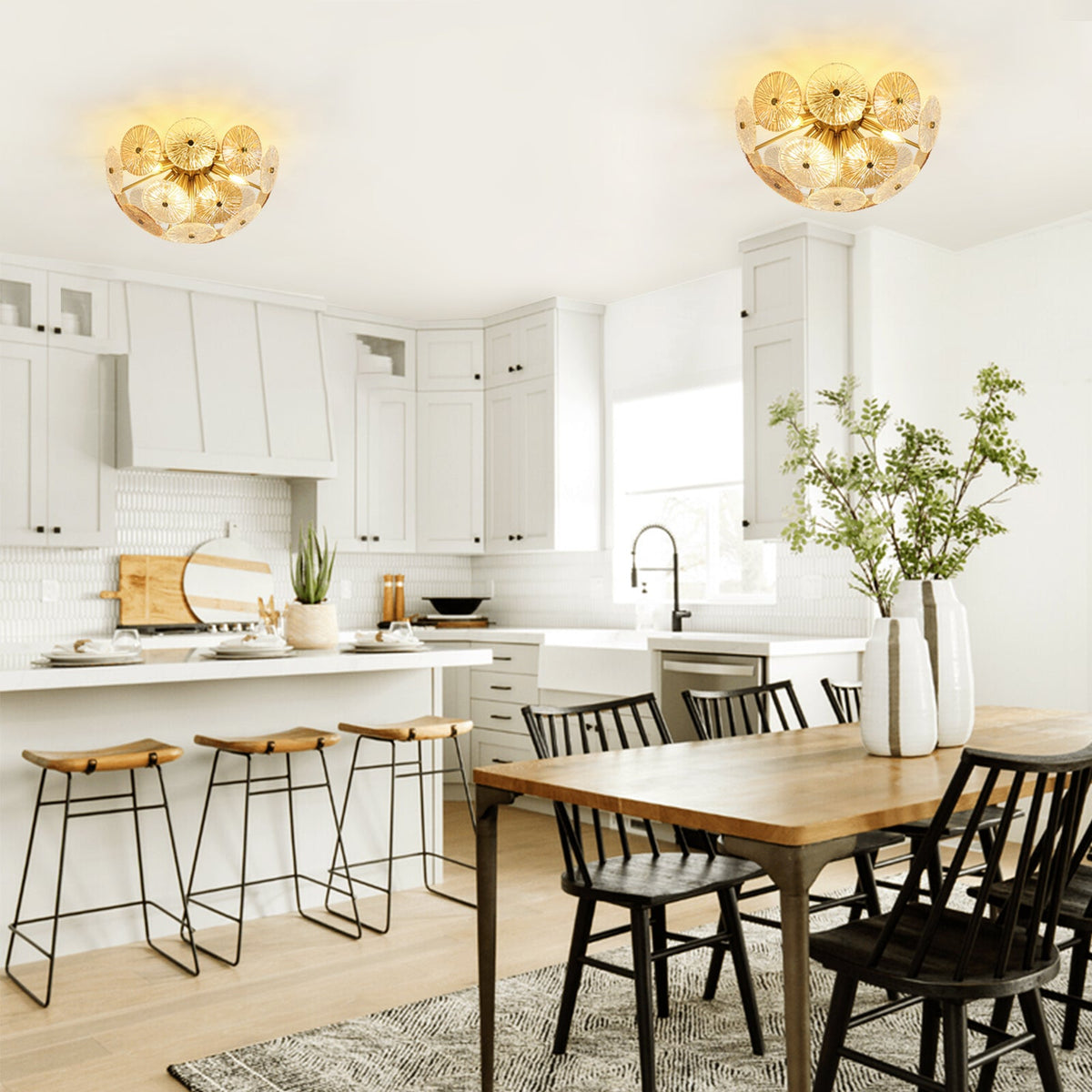 Moderne glazen kroonluchter met paardenbloemdesign en transparante amberkleurige kappen