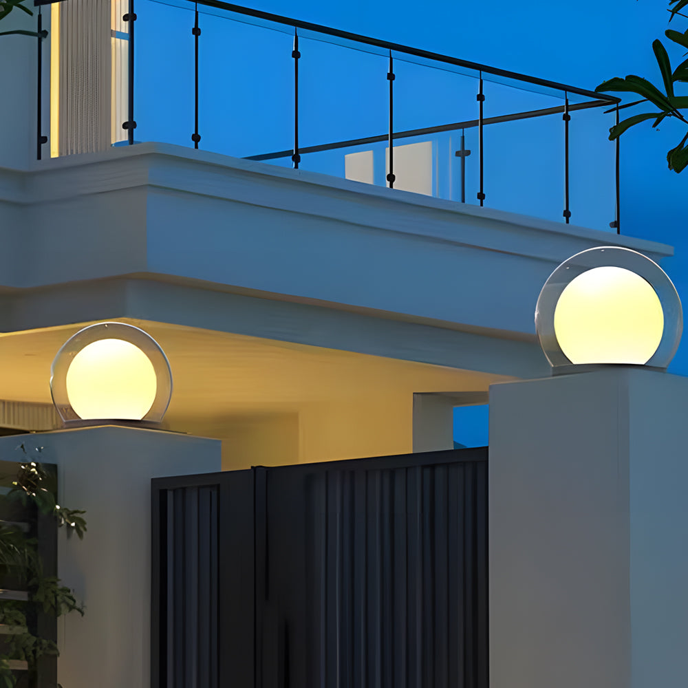 Hek Buiten Lamp Ronde Glazen Bol Zwarte Behuizing