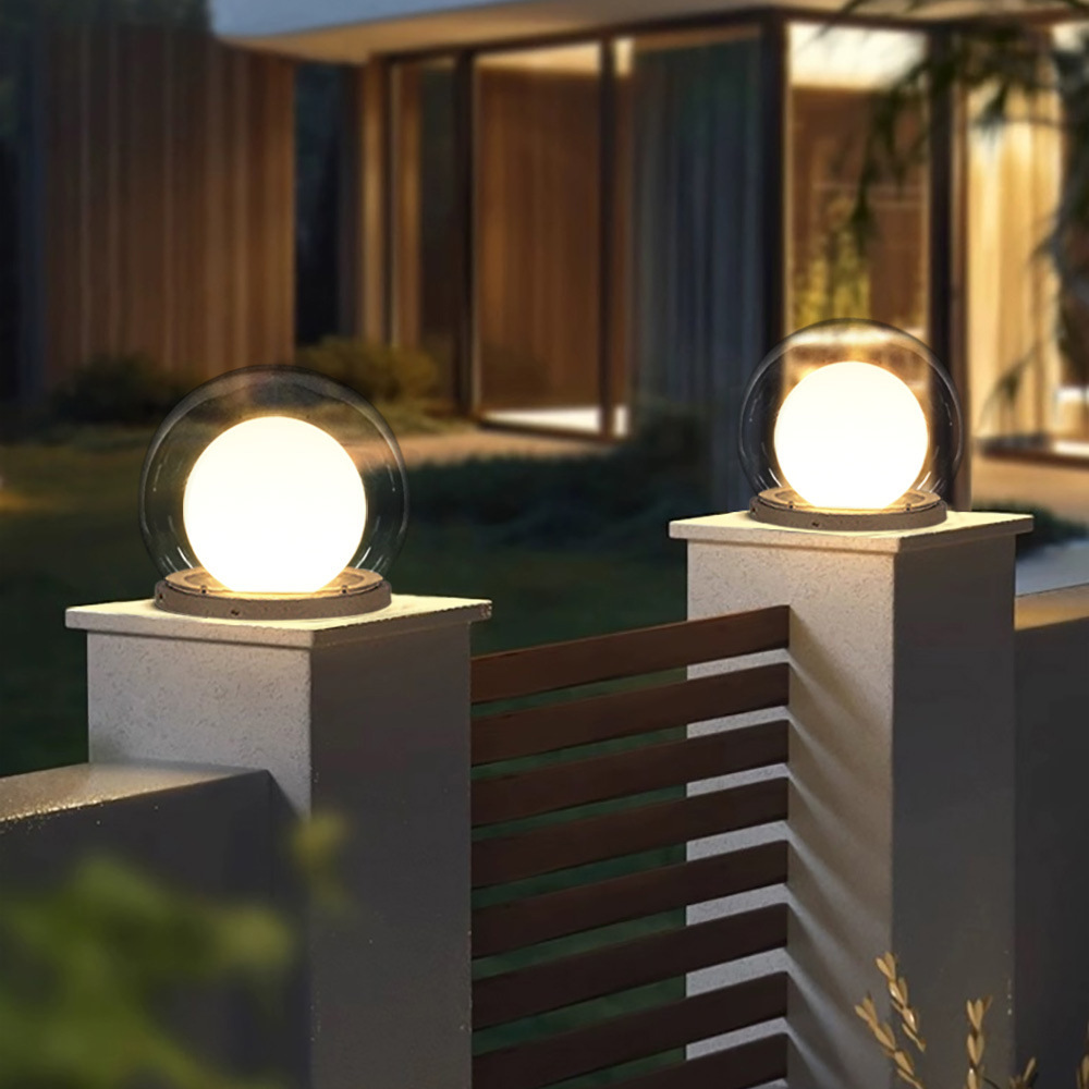 Hek Buiten Lamp Ronde Glazen Bol Zwarte Behuizing