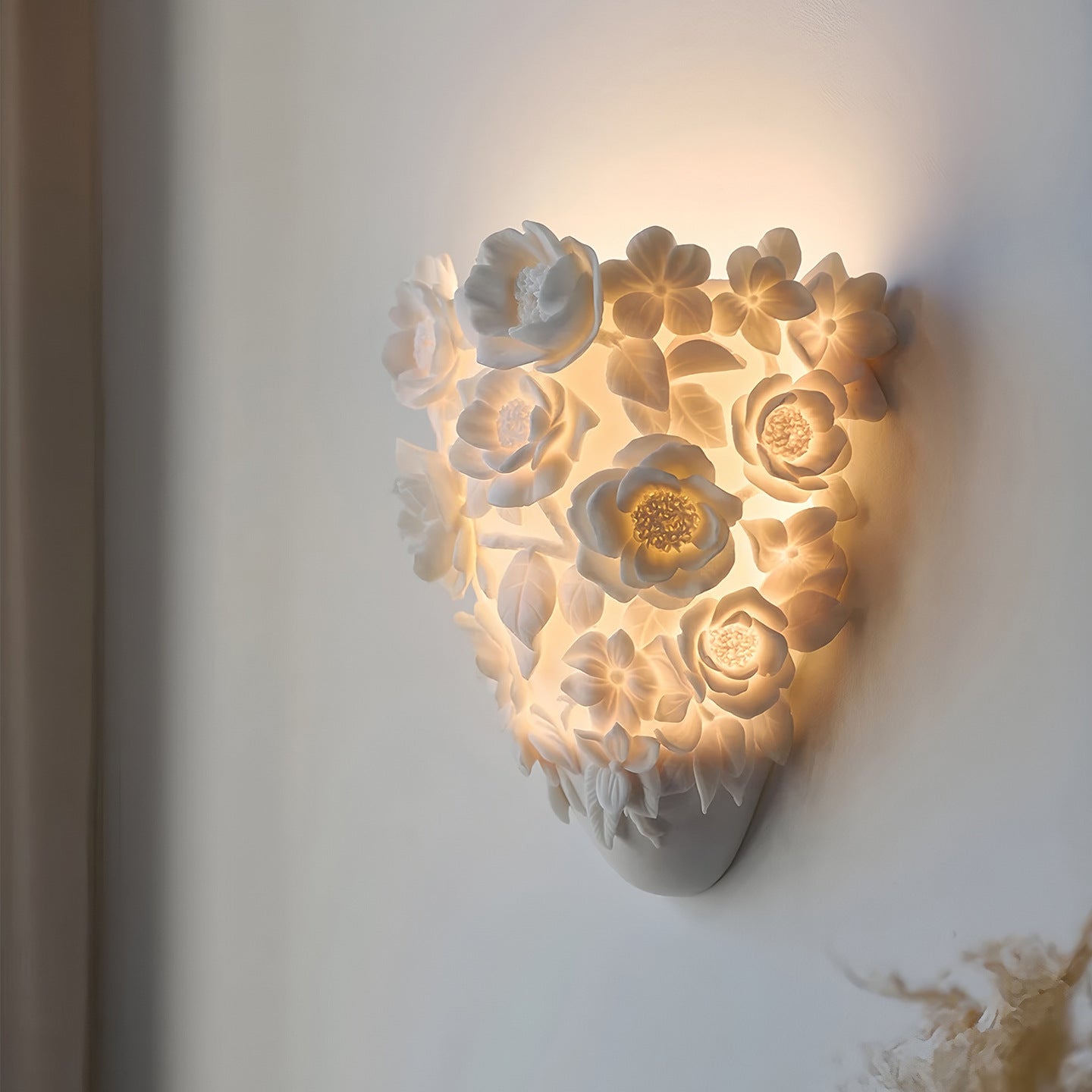 Minimalist Ceramic Flower Wall Lamp
