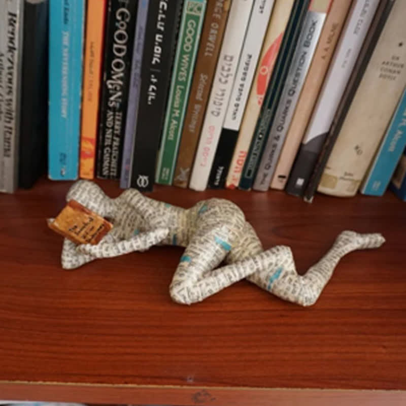 Statue moderne en résine pour amateur de livres, idéale pour les étagères et la décoration intérieure