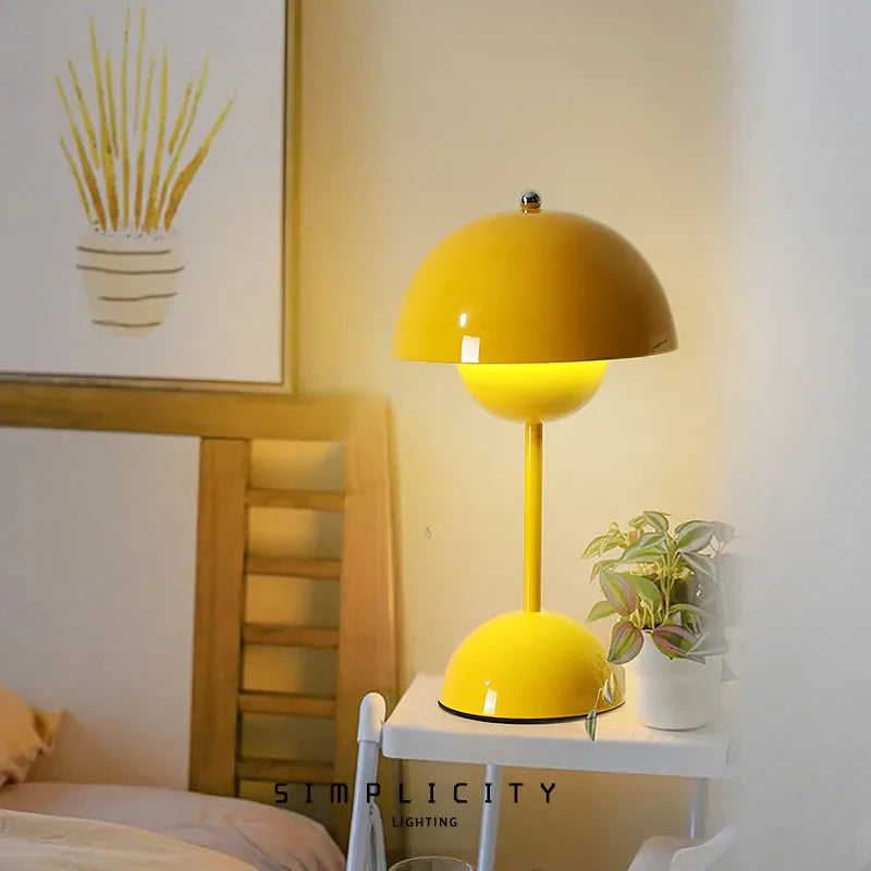Minimalist Wireless Table Lamp