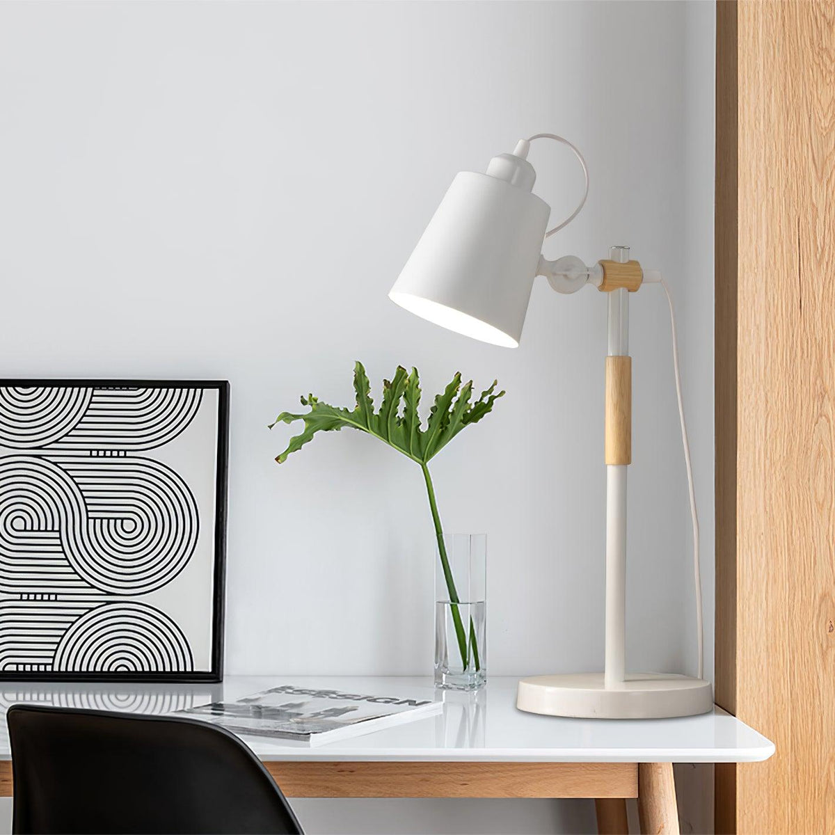 Lampe de bureau LED moderne avec touche de bois scandinave