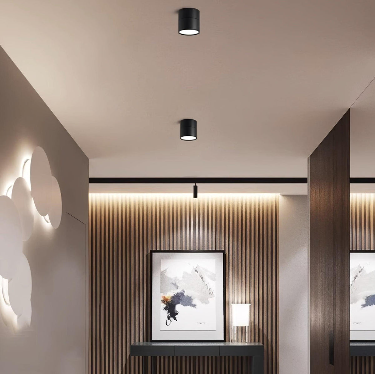 Adjustable Ceiling Lamp with Round Spotlight and Metal Mount
