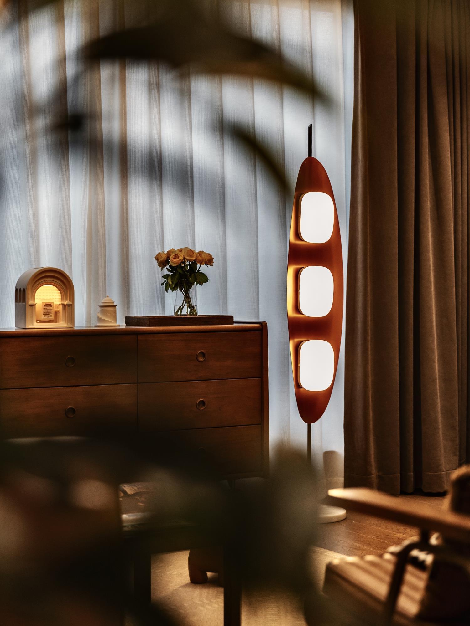 Floor Lamp with Wooden Body and Integrated Light Panels