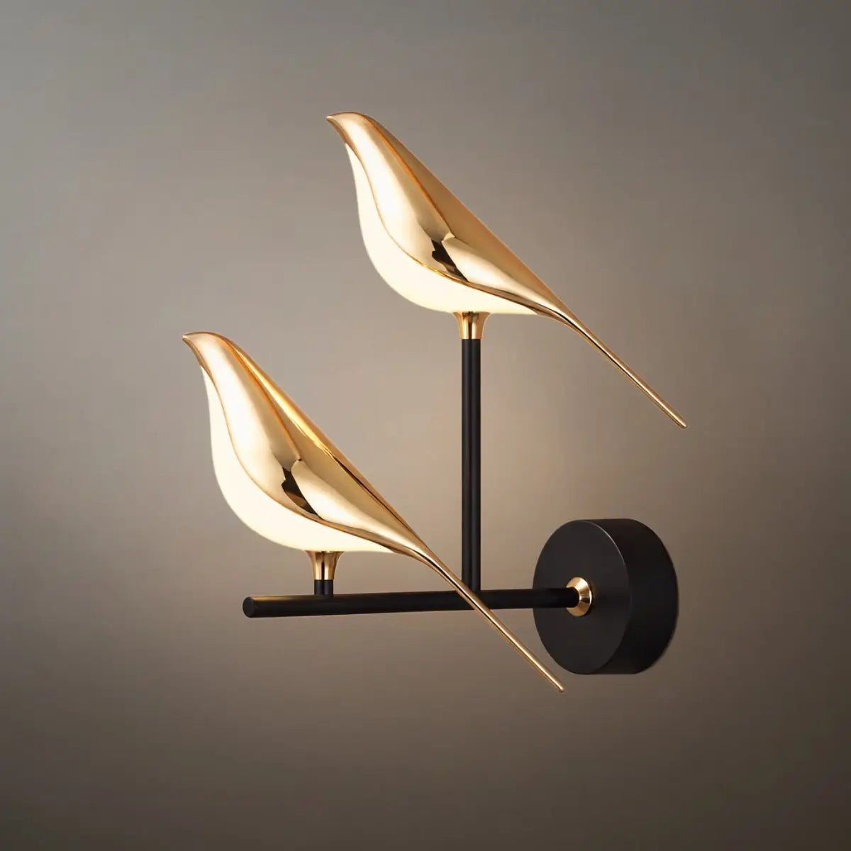 Applique murale LED noire et dorée au design d'oiseau moderne pour chambre à coucher
