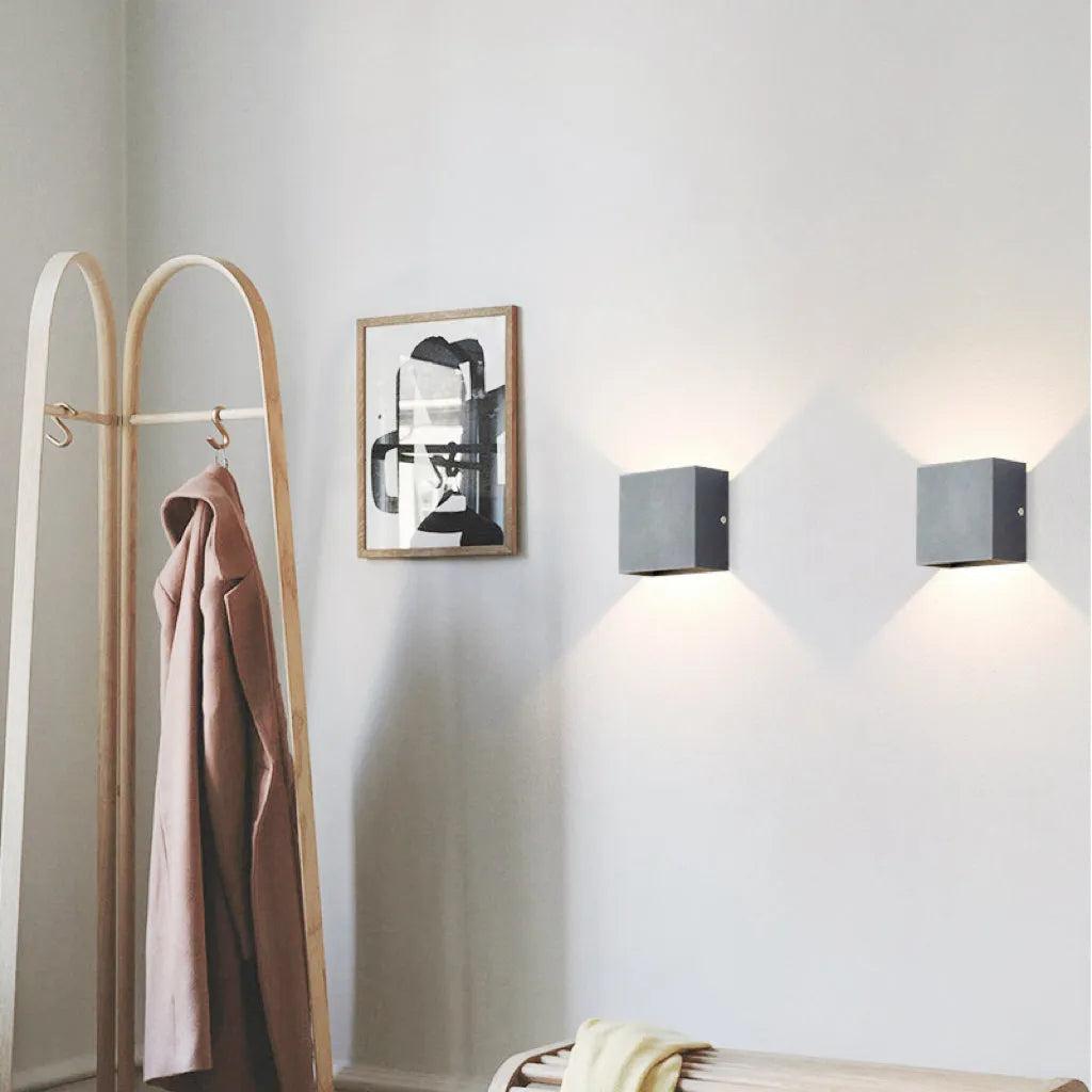 Modern IP65 Waterproof LED Outdoor Wall Light for Garden