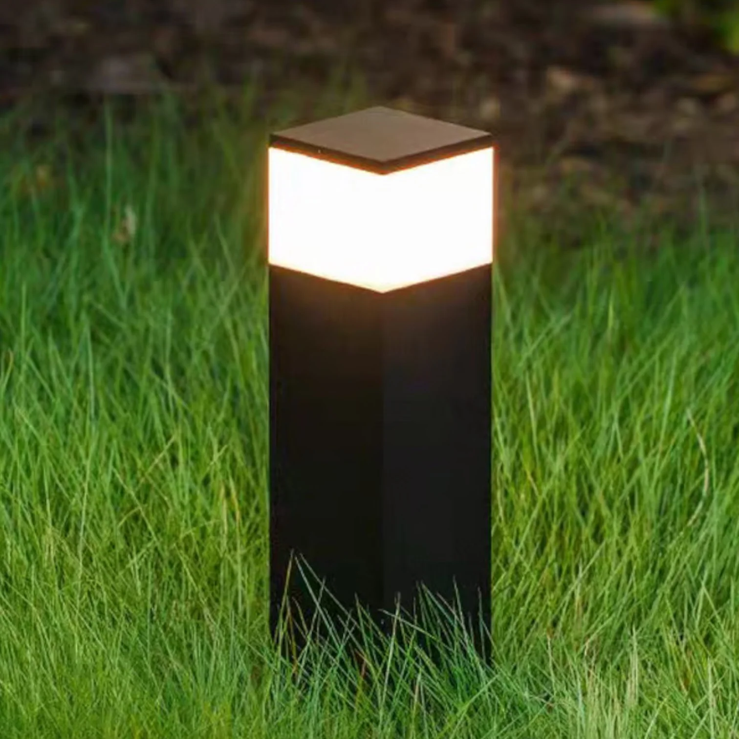 Zonne-energie Tuinpaalverlichting met Rechthoekig Zwart Paalontwerp