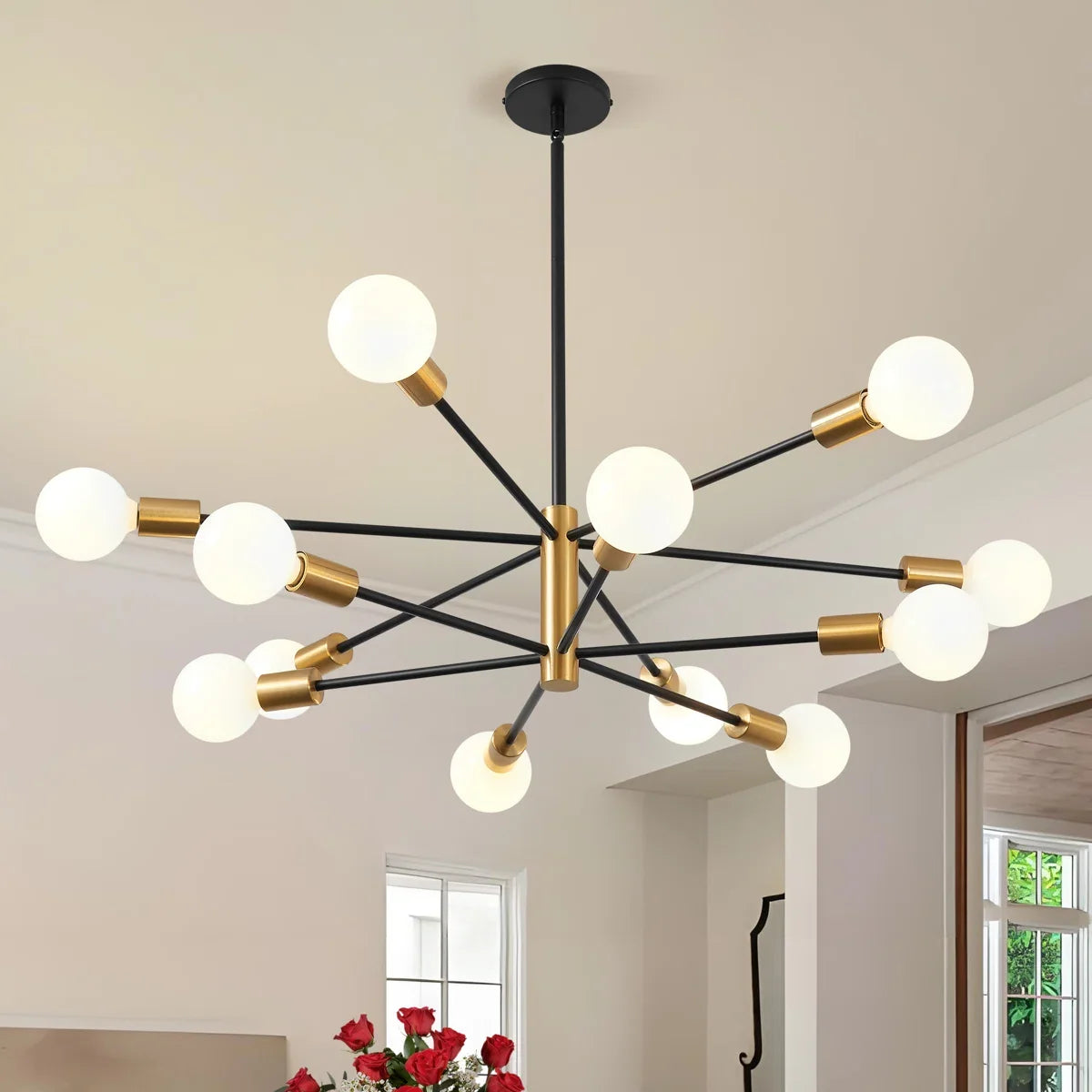 Lustre Sputnik à 12 lumières avec globes en verre dépoli et bras métalliques