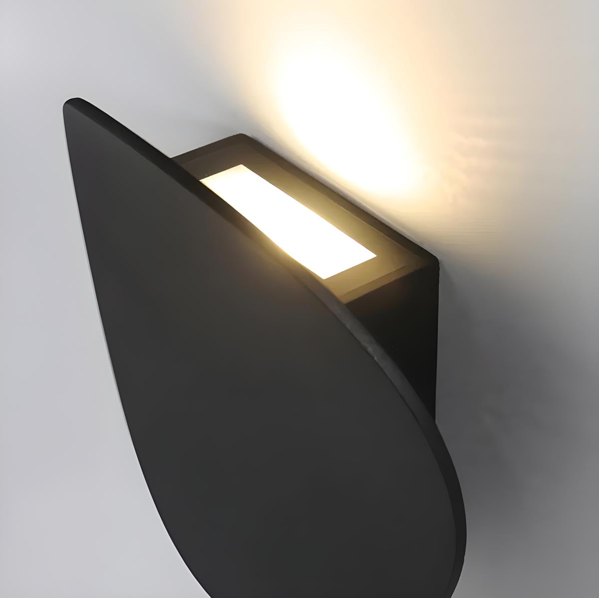 Modern Dusk Wall Light