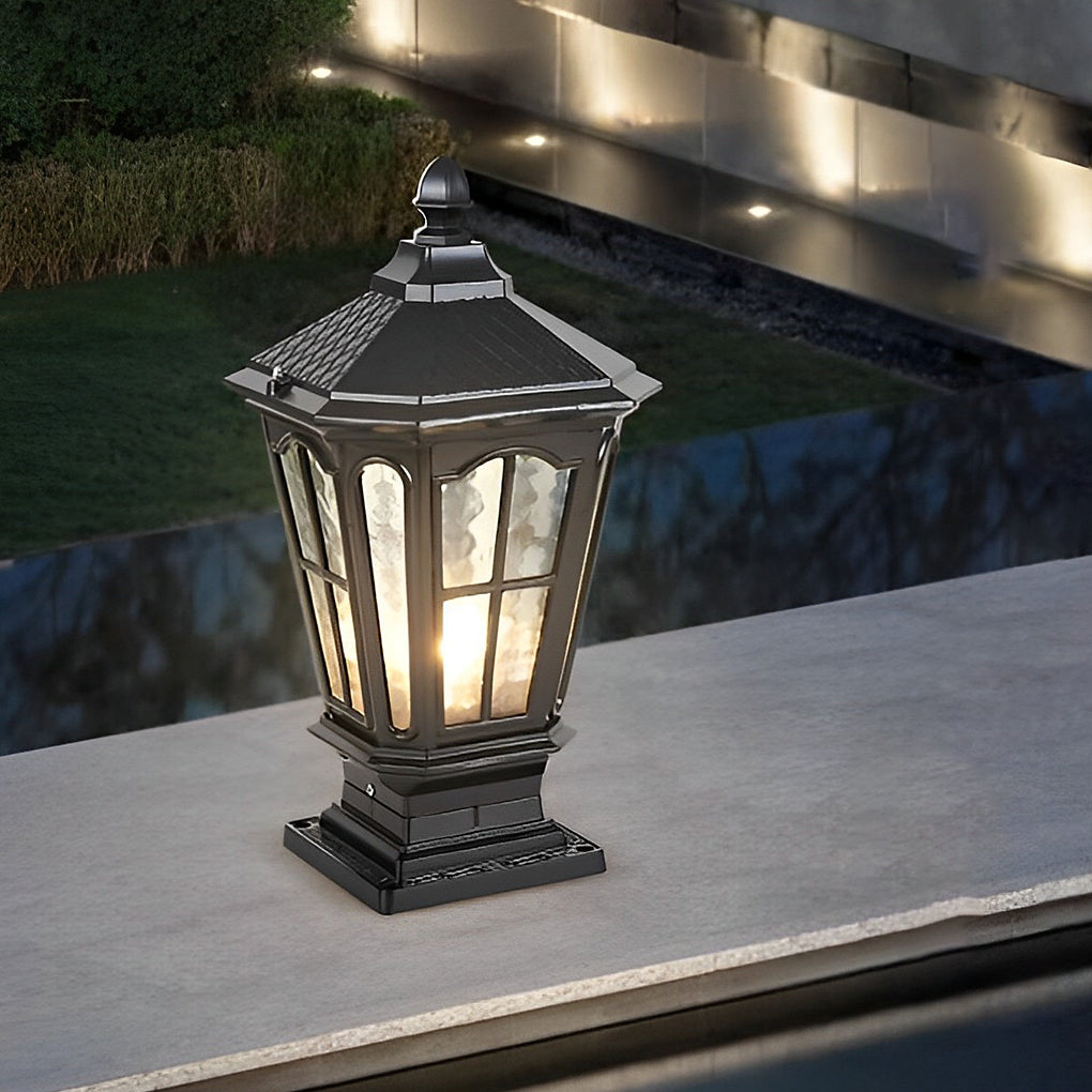 Solar Outdoor Post Light with Classic Lantern Design
