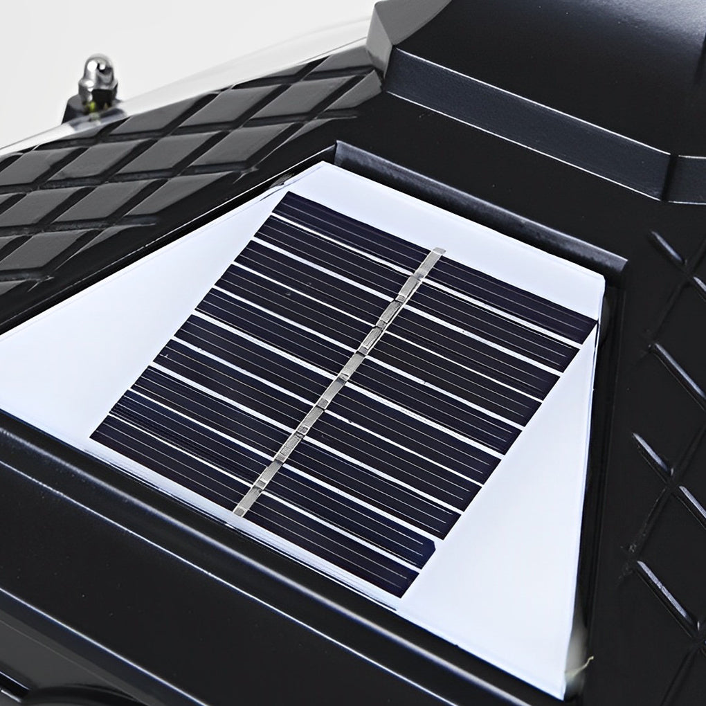Solar Outdoor Post Light with Classic Lantern Design