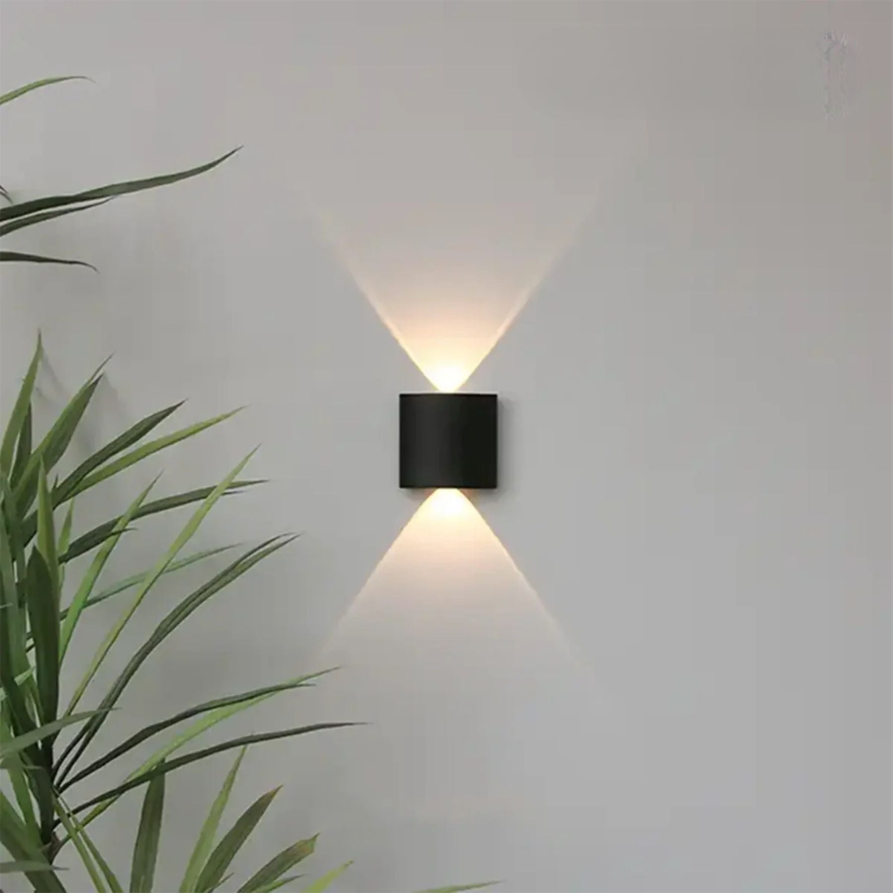Geometric IP65 Outdoor Wall Light for Garden Illumination