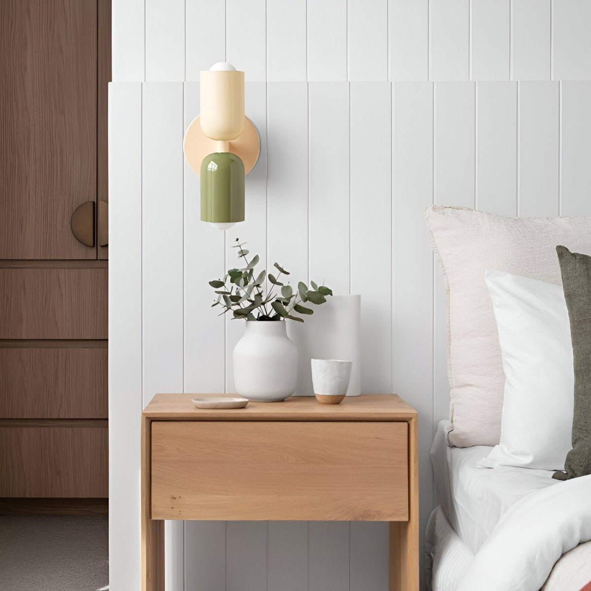Noordse wandlamp van ijzer met dubbele lichtbron voor de woonkamer