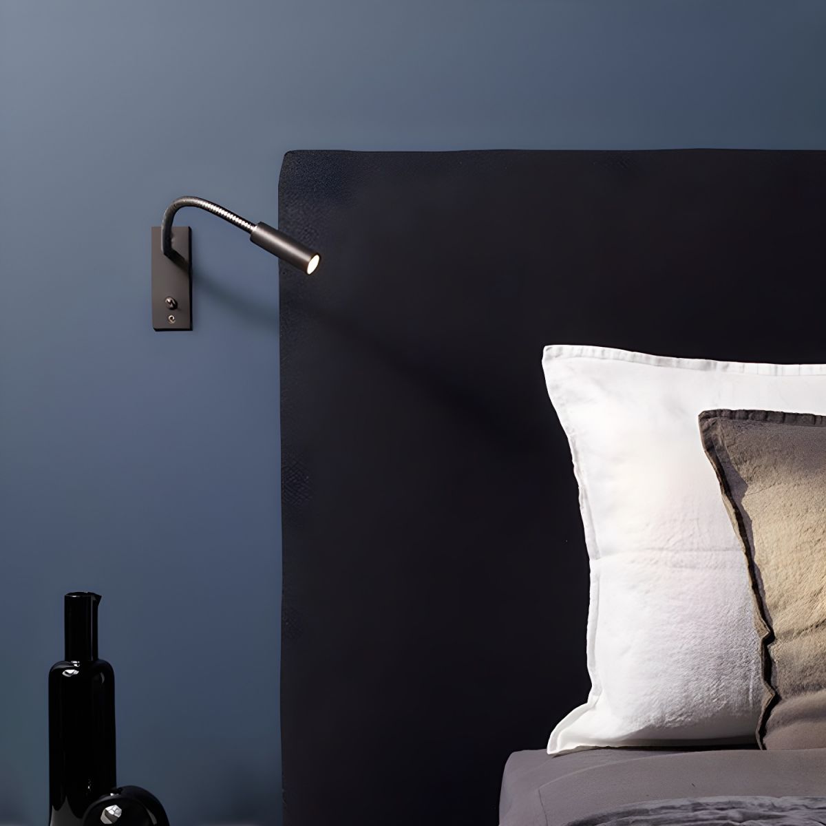 Adjustable Gooseneck Metal Wall Lamp with Cylindrical Head