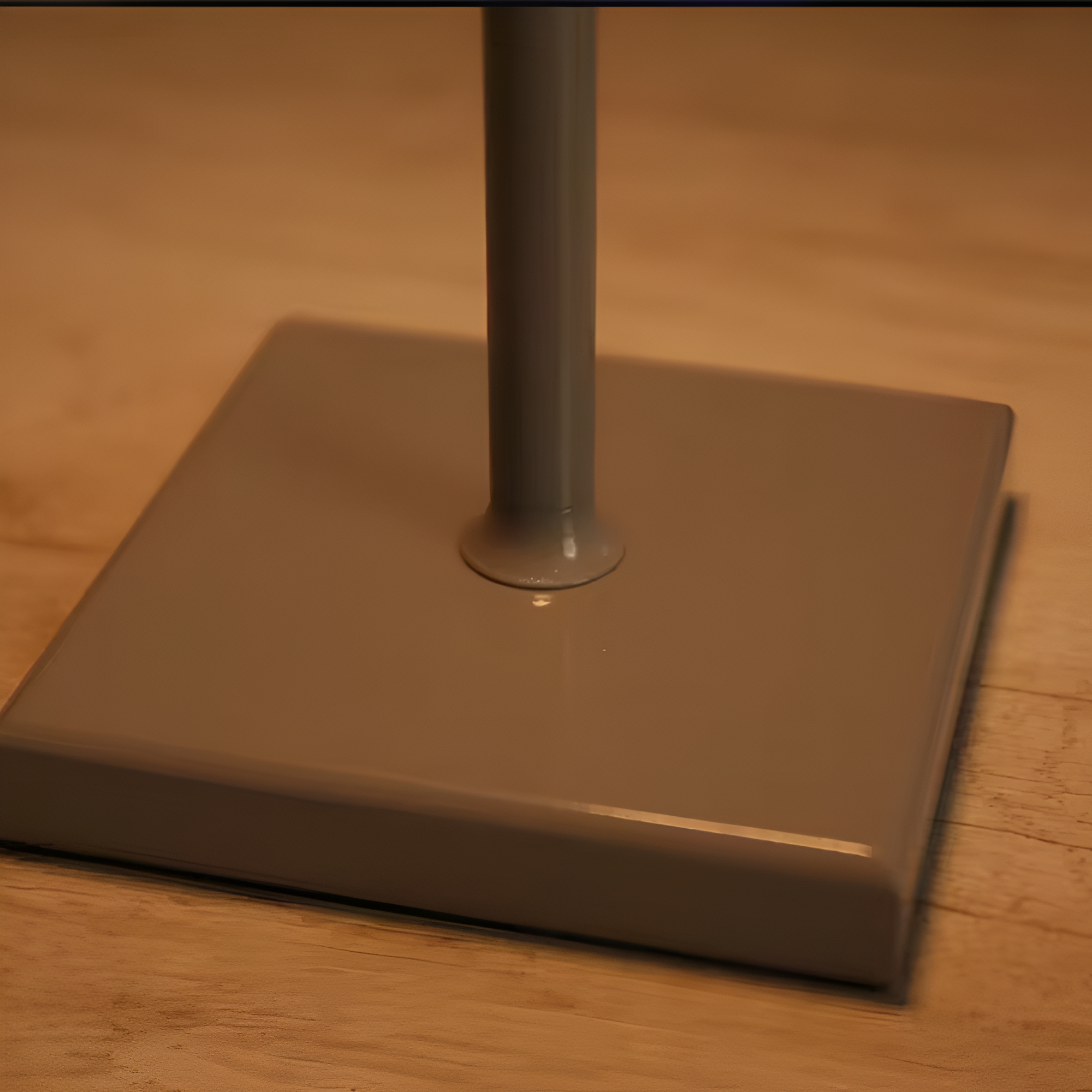 Waterdichte oplaadbare tafellamp met slanke voet
