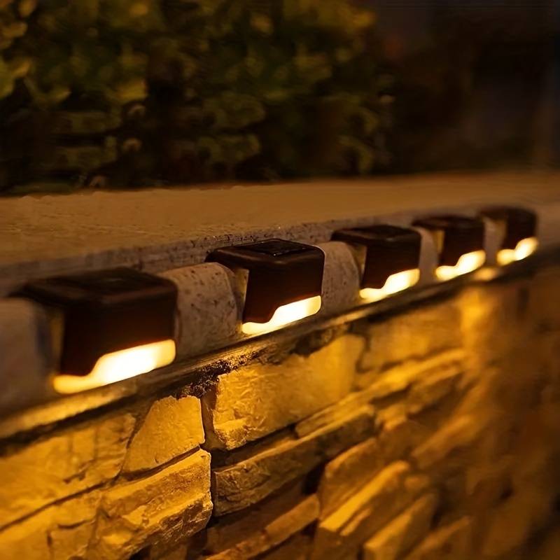 Solar Powered LED Outdoor Wall Lights for Fence Mounting