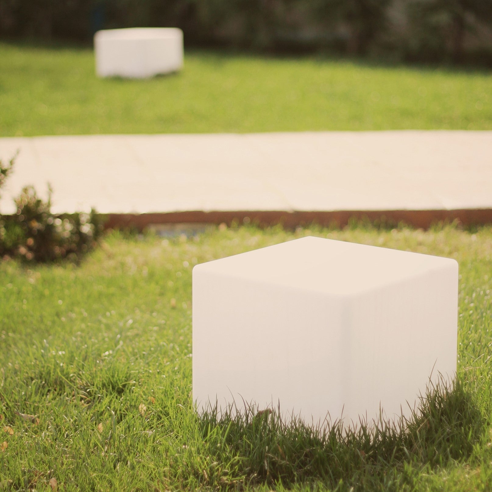 LED Cube Garden Light White Outdoor Floor Lamp
