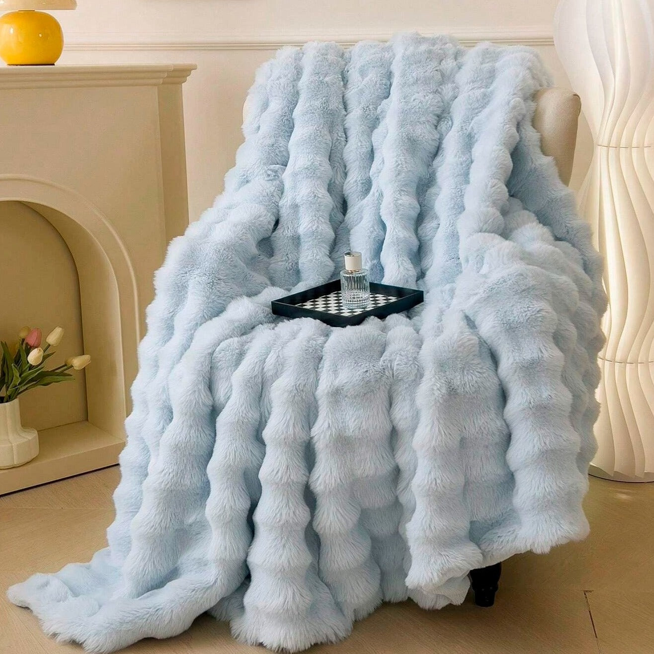 Long pile blanket with wavy textured surface
