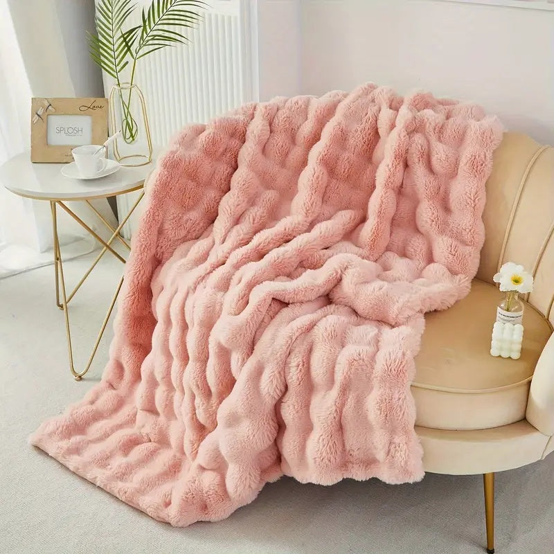Long pile blanket with wavy textured surface