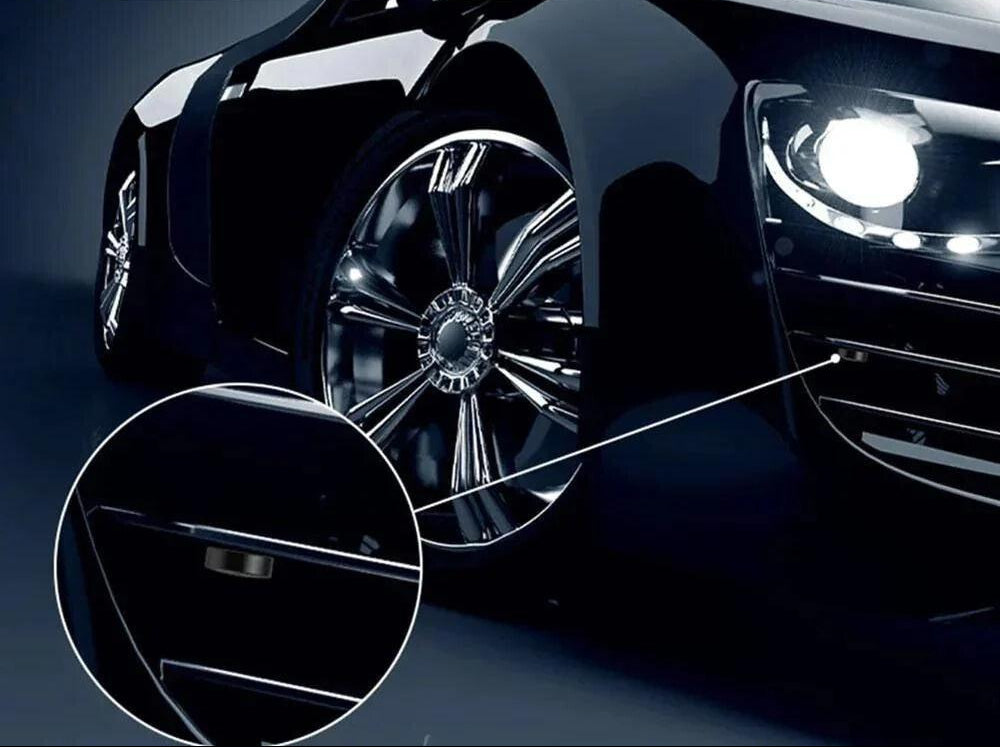 Magnetic GPS Tracker With Compact Round Black Casing