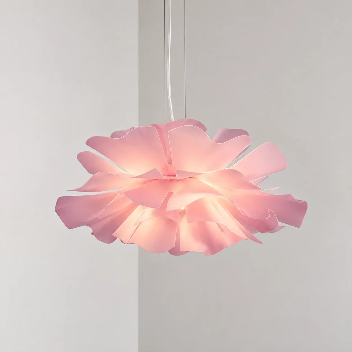 Suspension moderne pour plafond en acrylique en forme de fleur de lotus