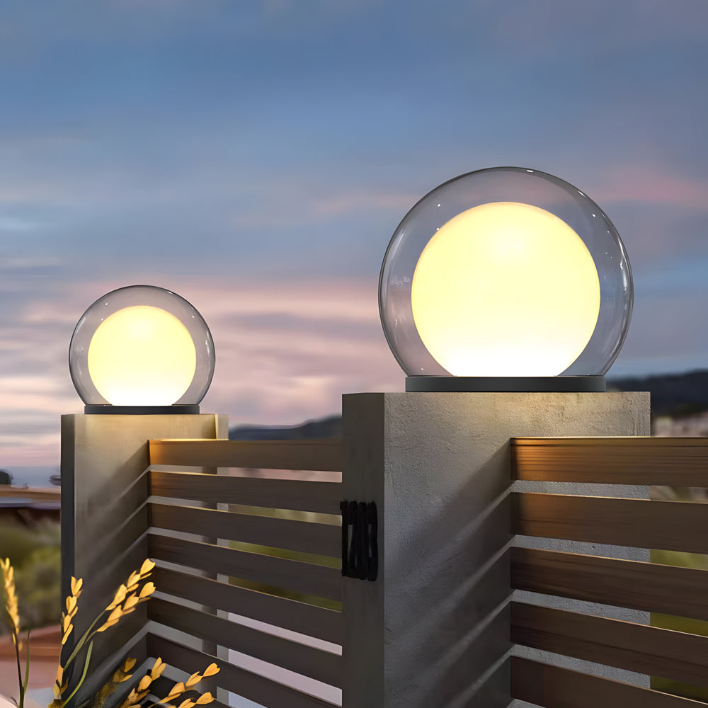 Hek Buiten Lamp Ronde Glazen Bol Zwarte Behuizing