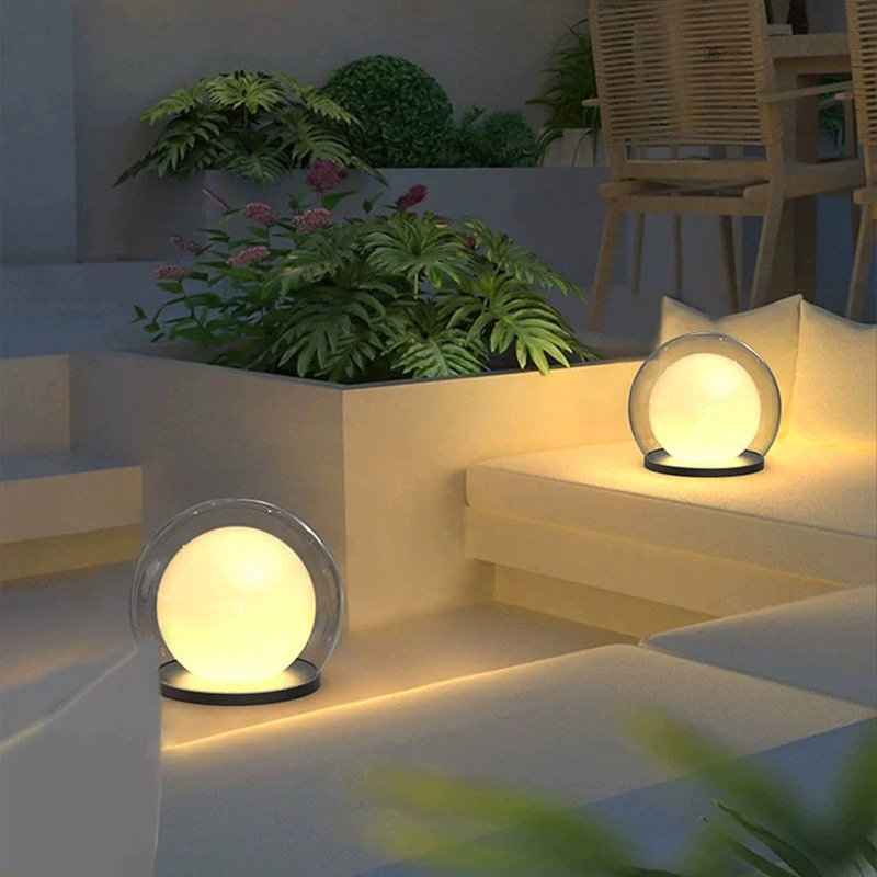 Hek Buiten Lamp Ronde Glazen Bol Zwarte Behuizing