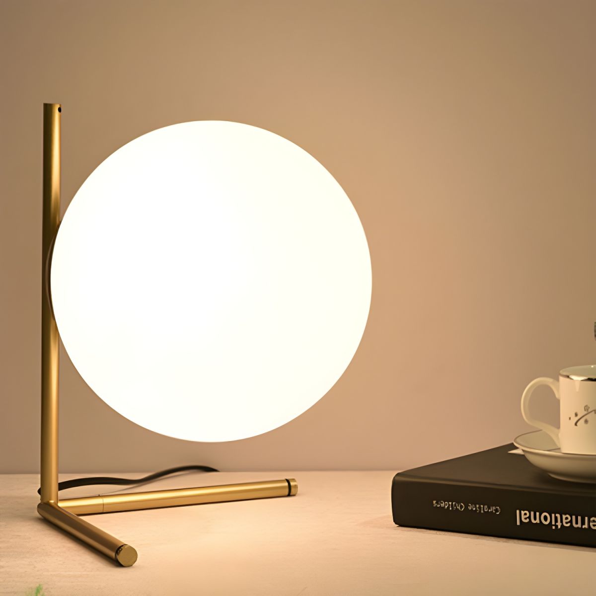 Lampe de lecture moderne pour chevet avec abat-jour sphérique en verre