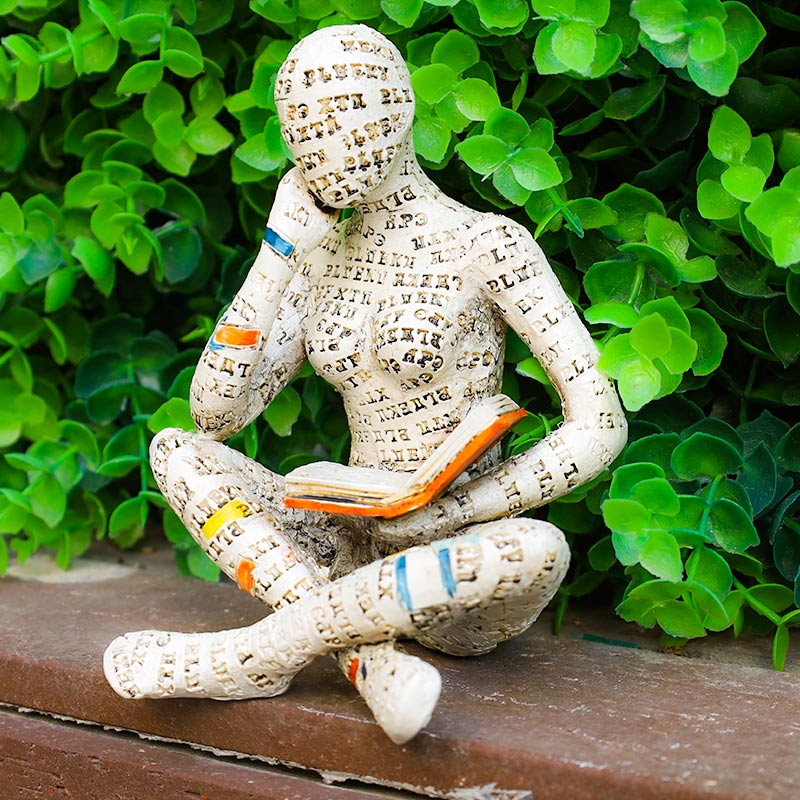 Statue moderne en résine pour amateur de livres, idéale pour les étagères et la décoration intérieure