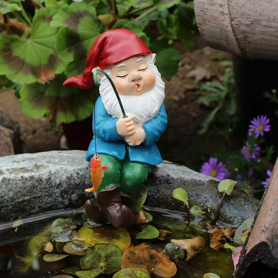Hars Tuin Gnoom Beeldje Zittend met Vissstaaf