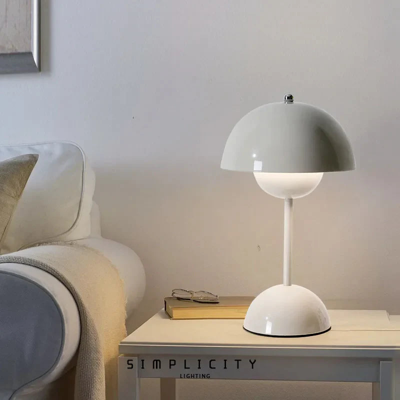 Minimalist Wireless Table Lamp