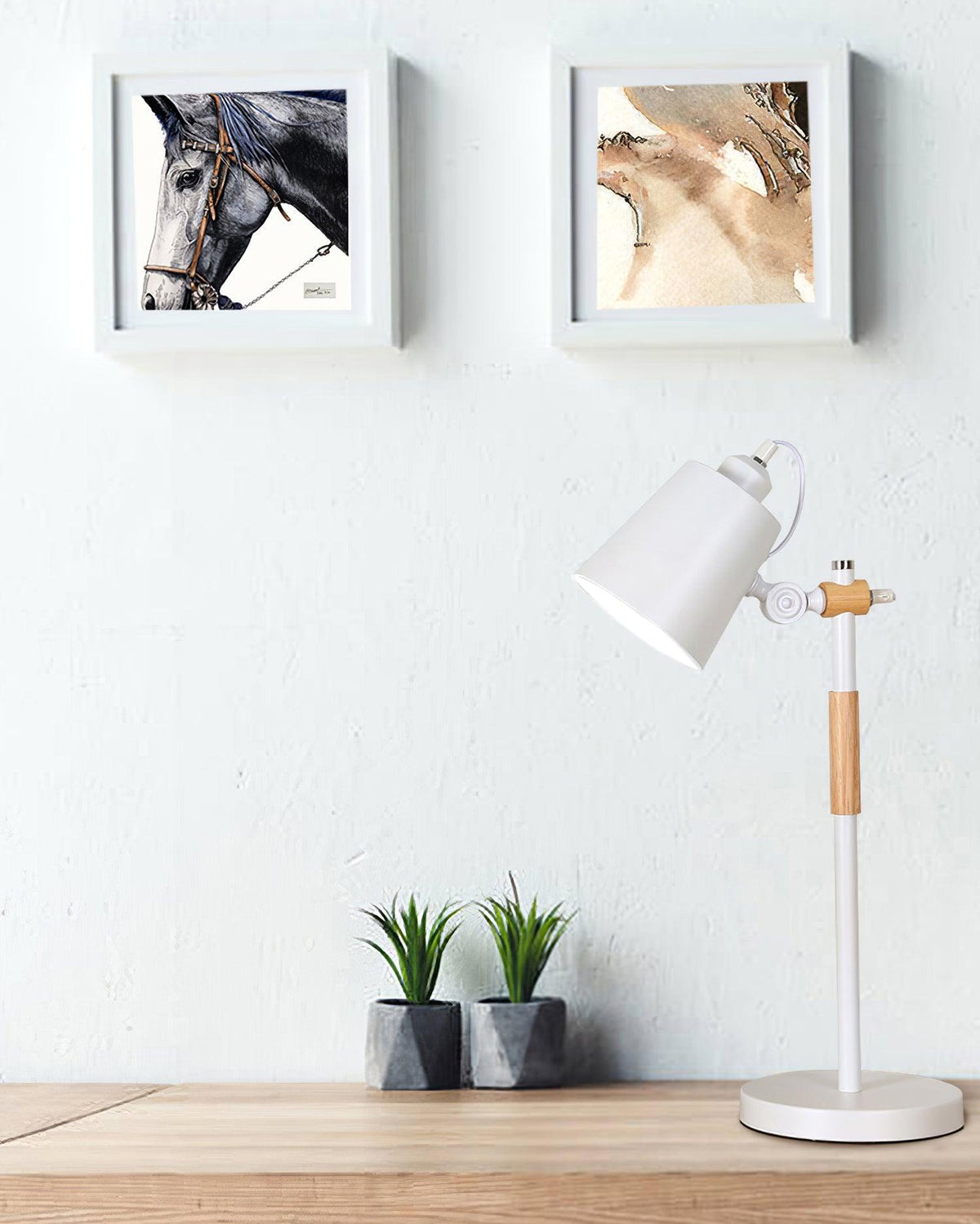 Lampe de bureau LED moderne avec touche de bois scandinave