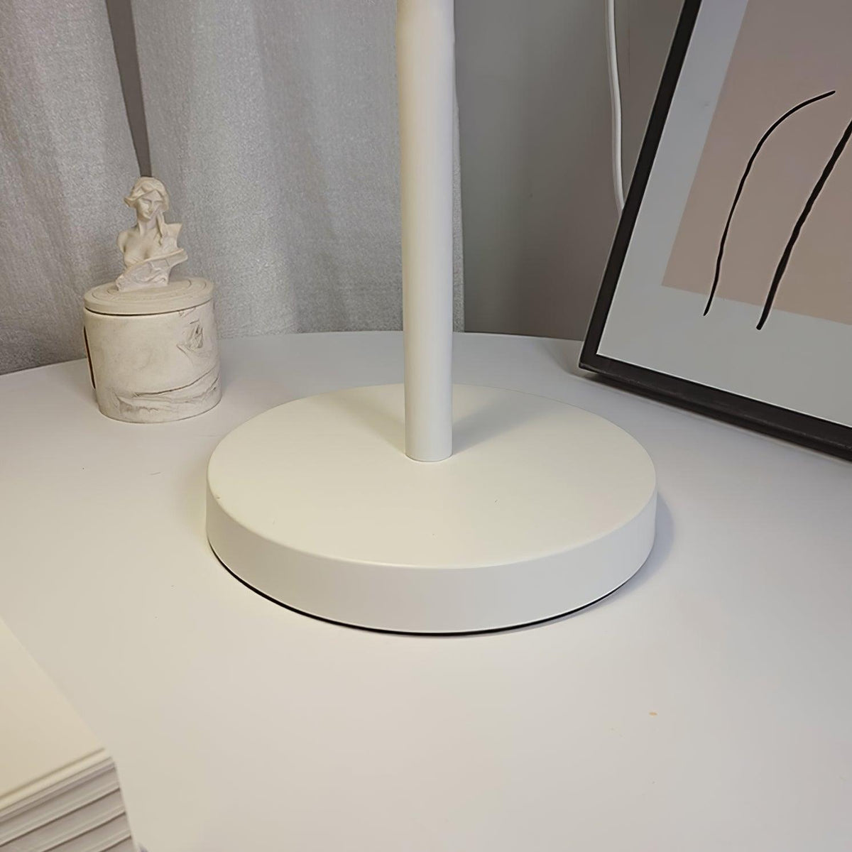 Lampe de bureau LED moderne avec touche de bois scandinave