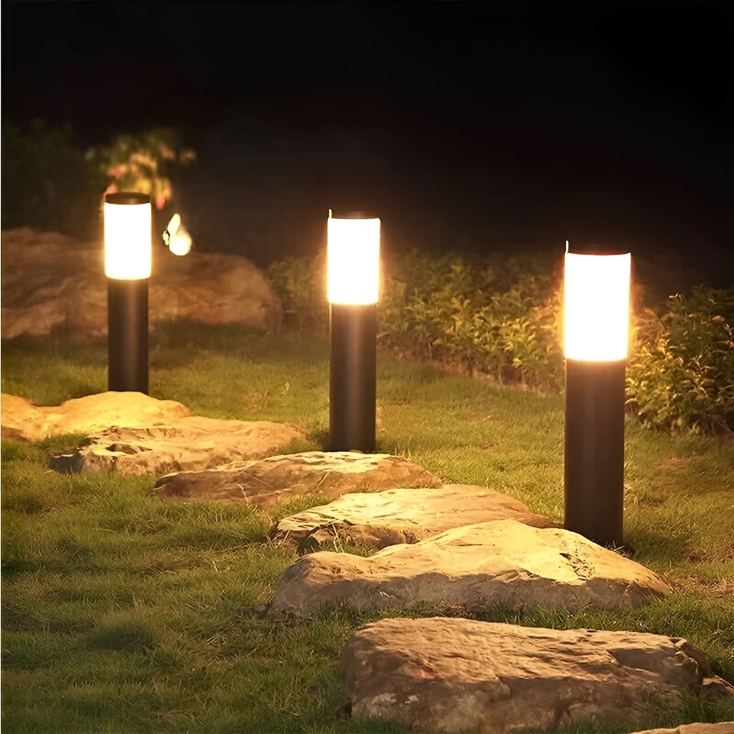 Zonne-tuinlamp met ronde matglazen cilinderkap