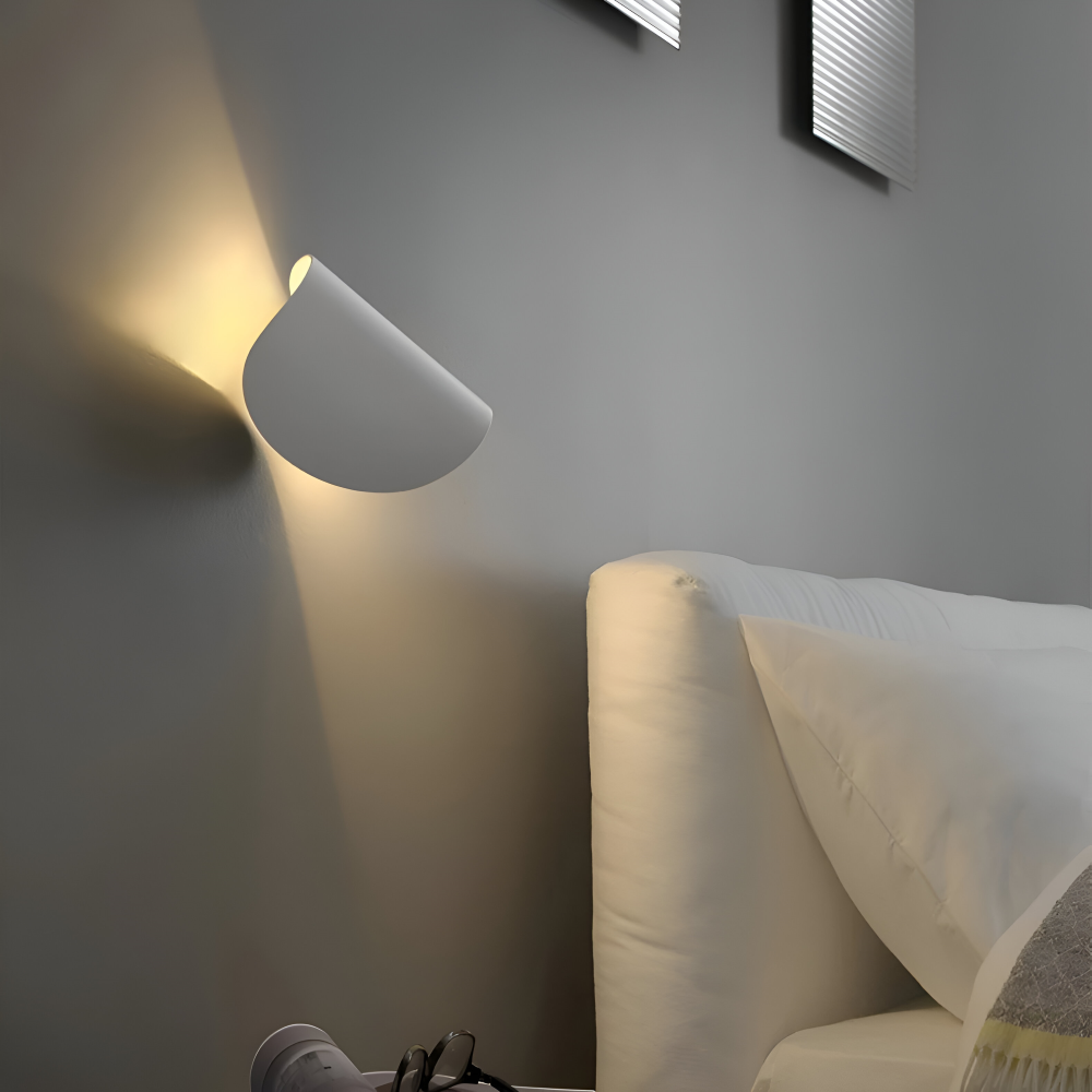 Modern Rotatable Curved Metal Wall Lamp