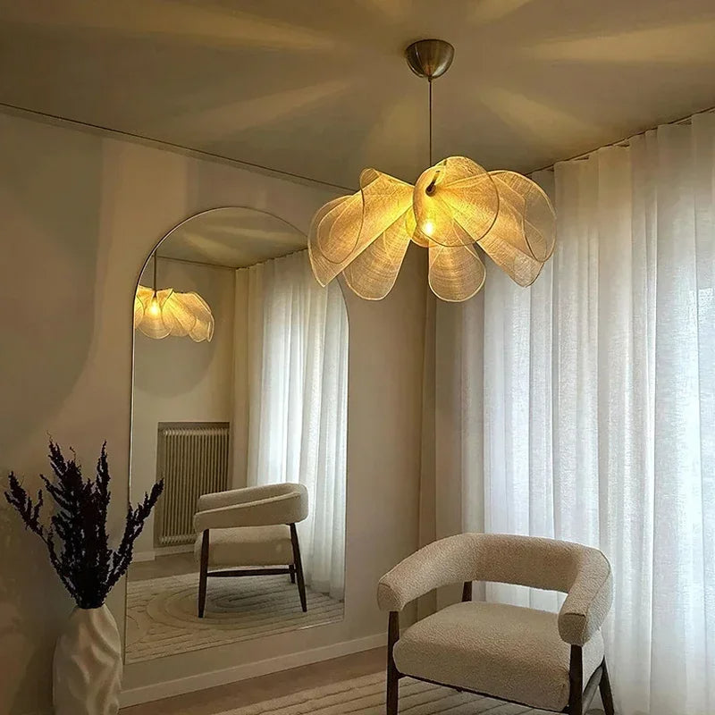 Vintage style ceiling lamp with soft fabric petals