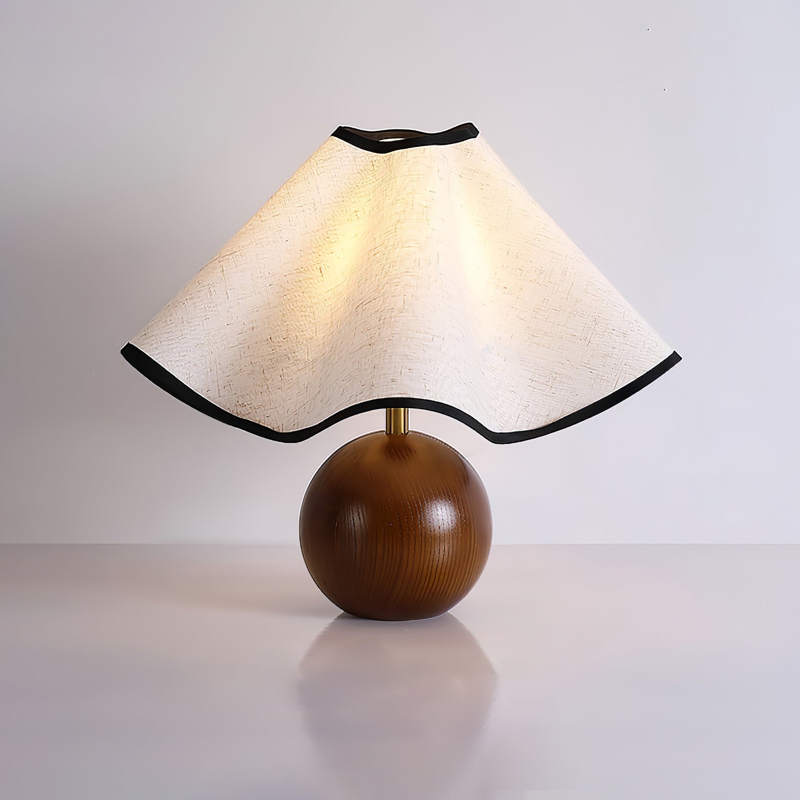 Elegant Wave Shade Table Lamp
