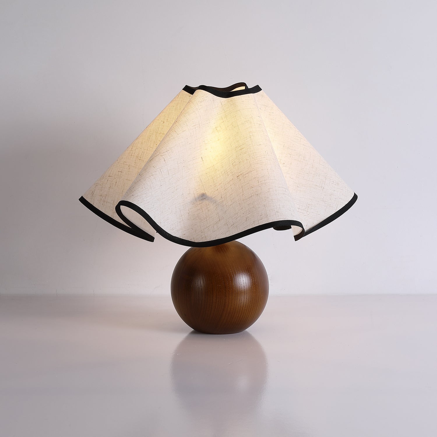 Elegant Wave Shade Table Lamp