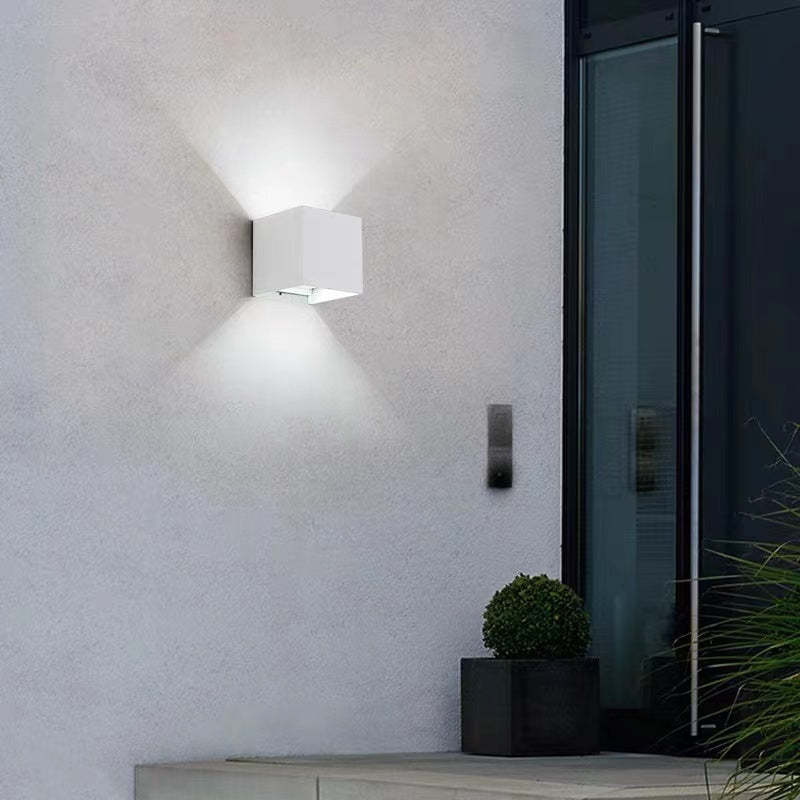 Modern IP65 Waterproof LED Outdoor Wall Light for Garden