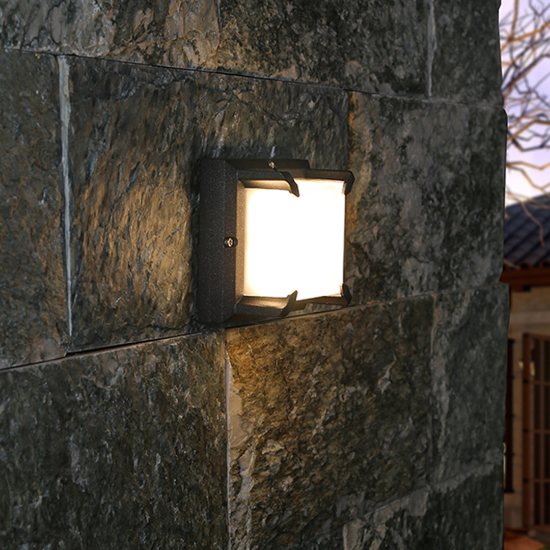 Square Black Waterproof LED Outdoor Wall Light for Garden