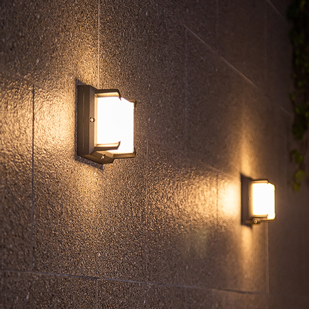 Square Black Waterproof LED Outdoor Wall Light for Garden